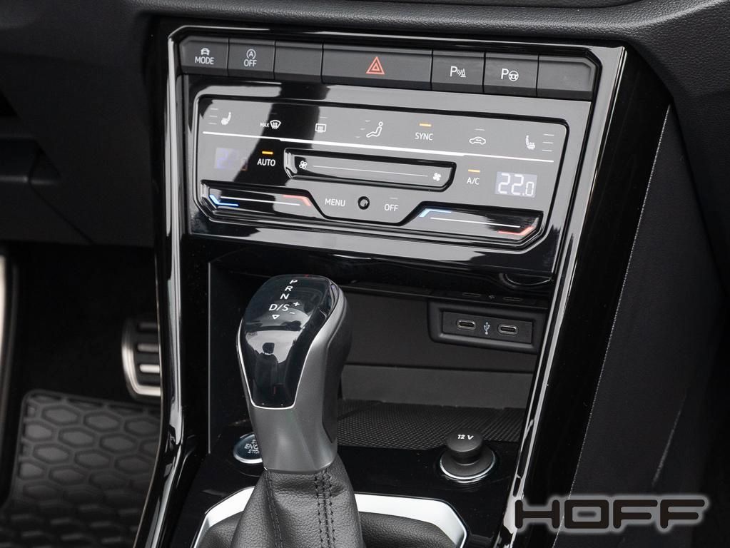 Volkswagen T-Roc 2023 г. Синий, пробег 18609 км