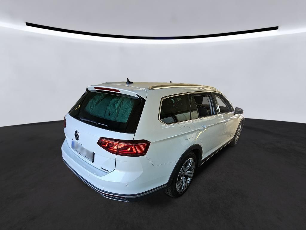 Volkswagen PASSAT ALLTRACK 2022 г. Белый, пробег 56874 км