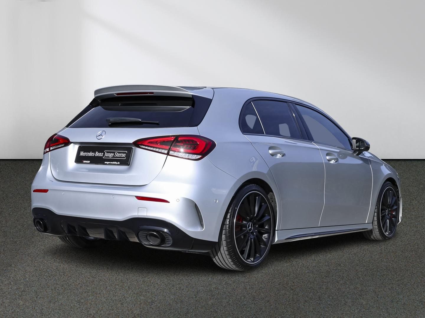 Mercedes-Benz A 35 AMG 2022 г. Серебристый, пробег 40066 км