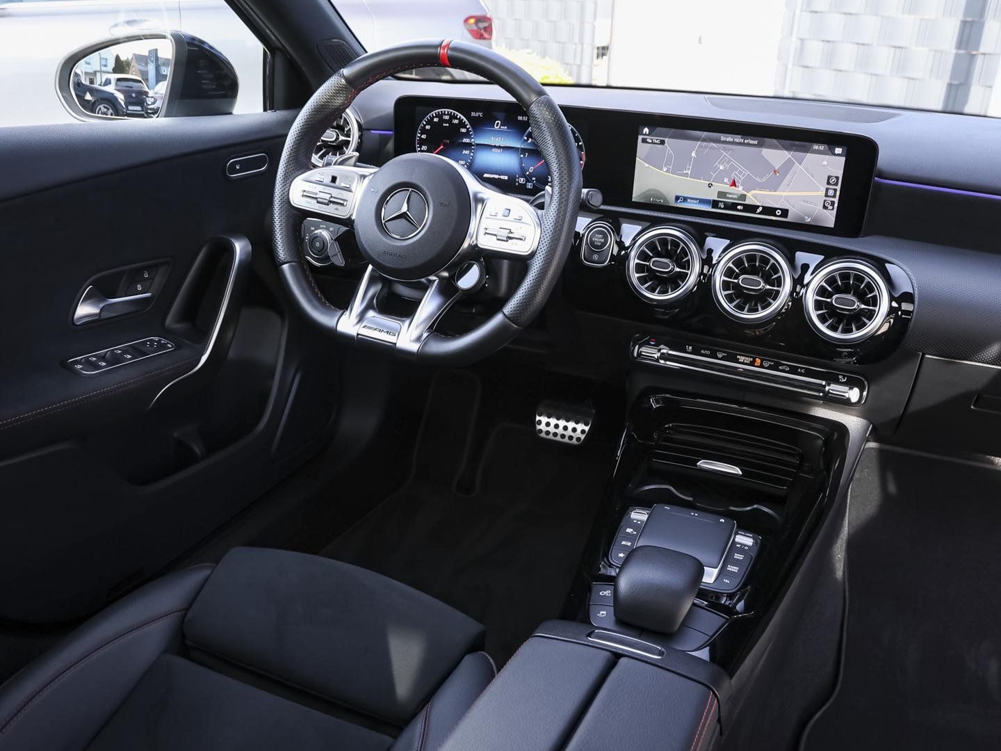 Mercedes-Benz A 35 AMG 2022 г. Серебристый, пробег 40066 км