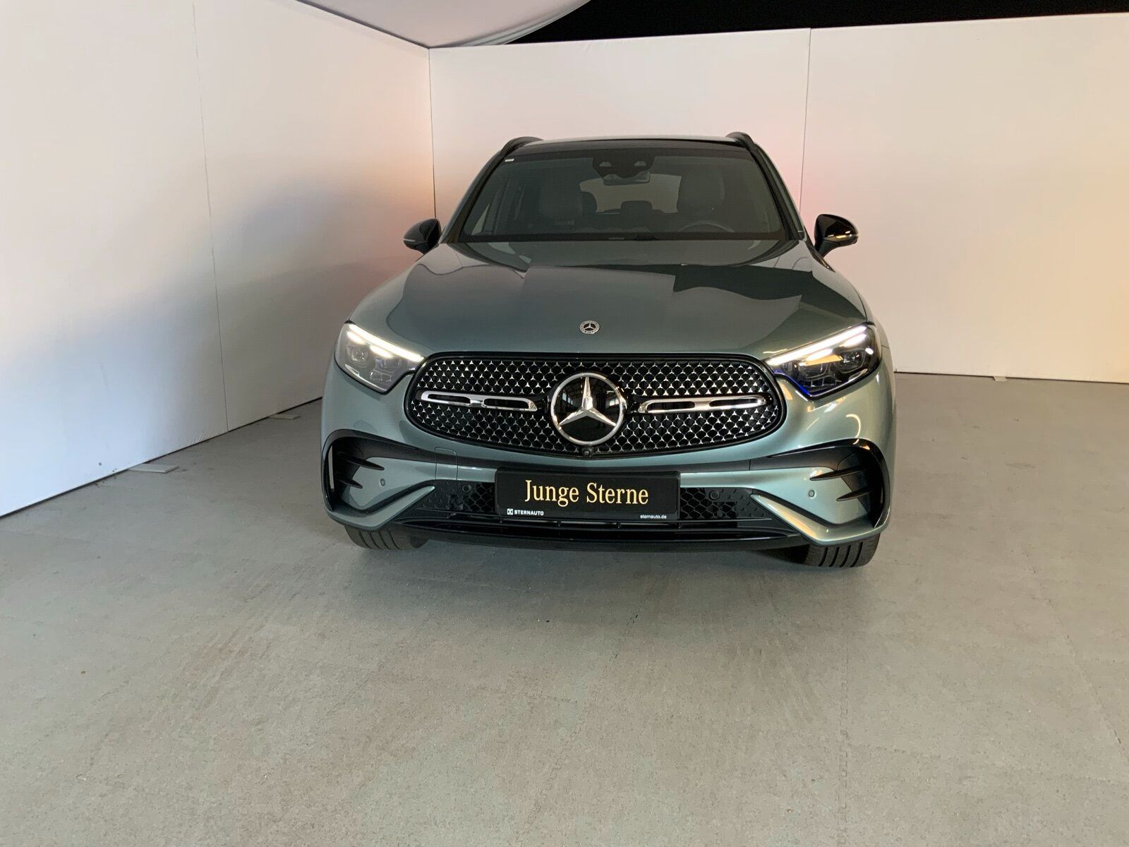 Mercedes-Benz GLC 300 2024 г. Серебристый, пробег 40384 км