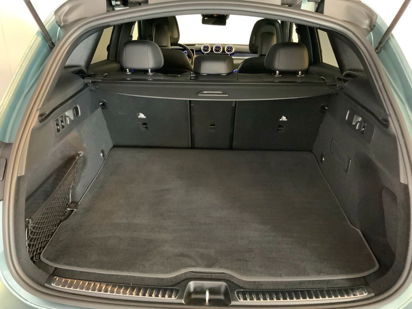 Mercedes-Benz GLC 300 2024 г. Серебристый, пробег 40384 км
