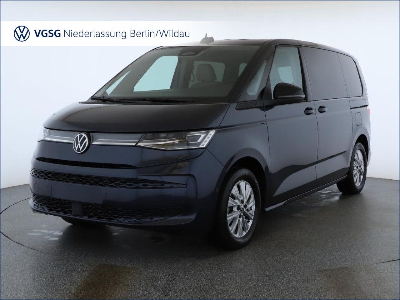 Volkswagen T7 MULTIVAN 2026 г. Синий, пробег 22902 км