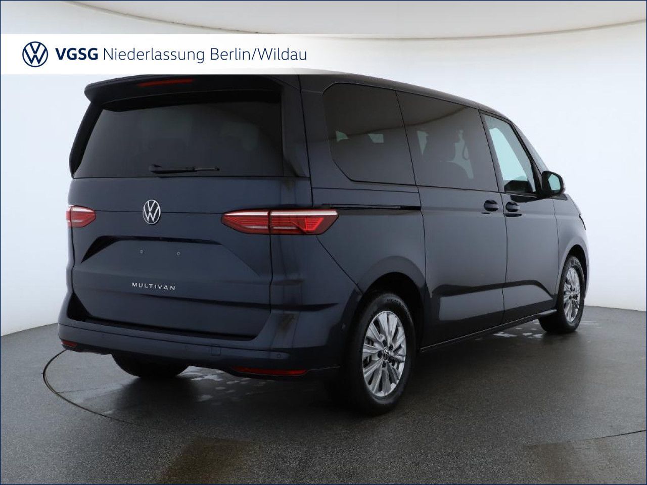 Volkswagen T7 MULTIVAN 2026 г. Синий, пробег 22902 км