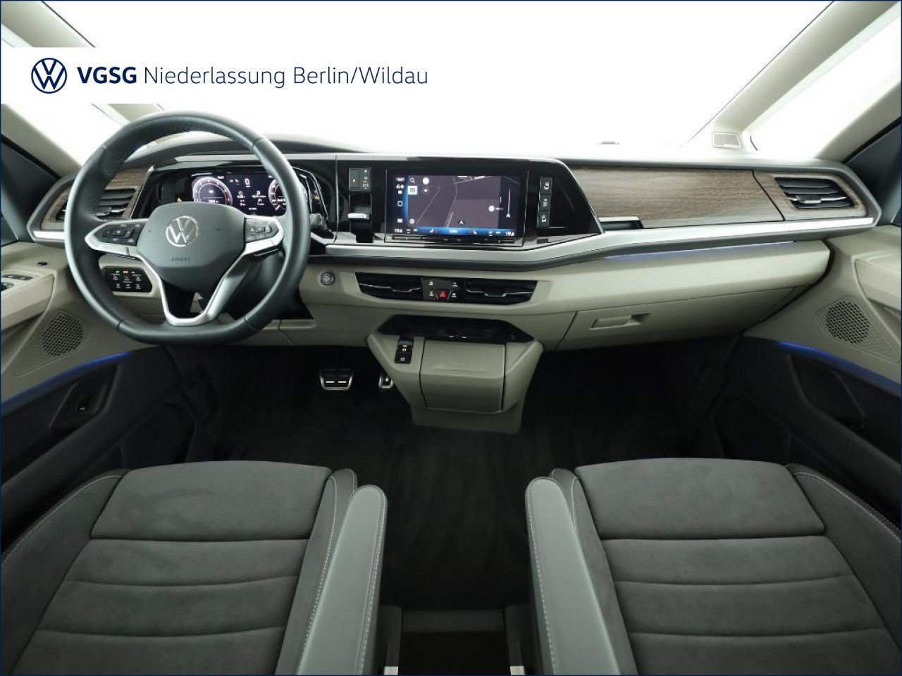 Volkswagen T7 MULTIVAN 2025 г. Чёрный, пробег 7047 км