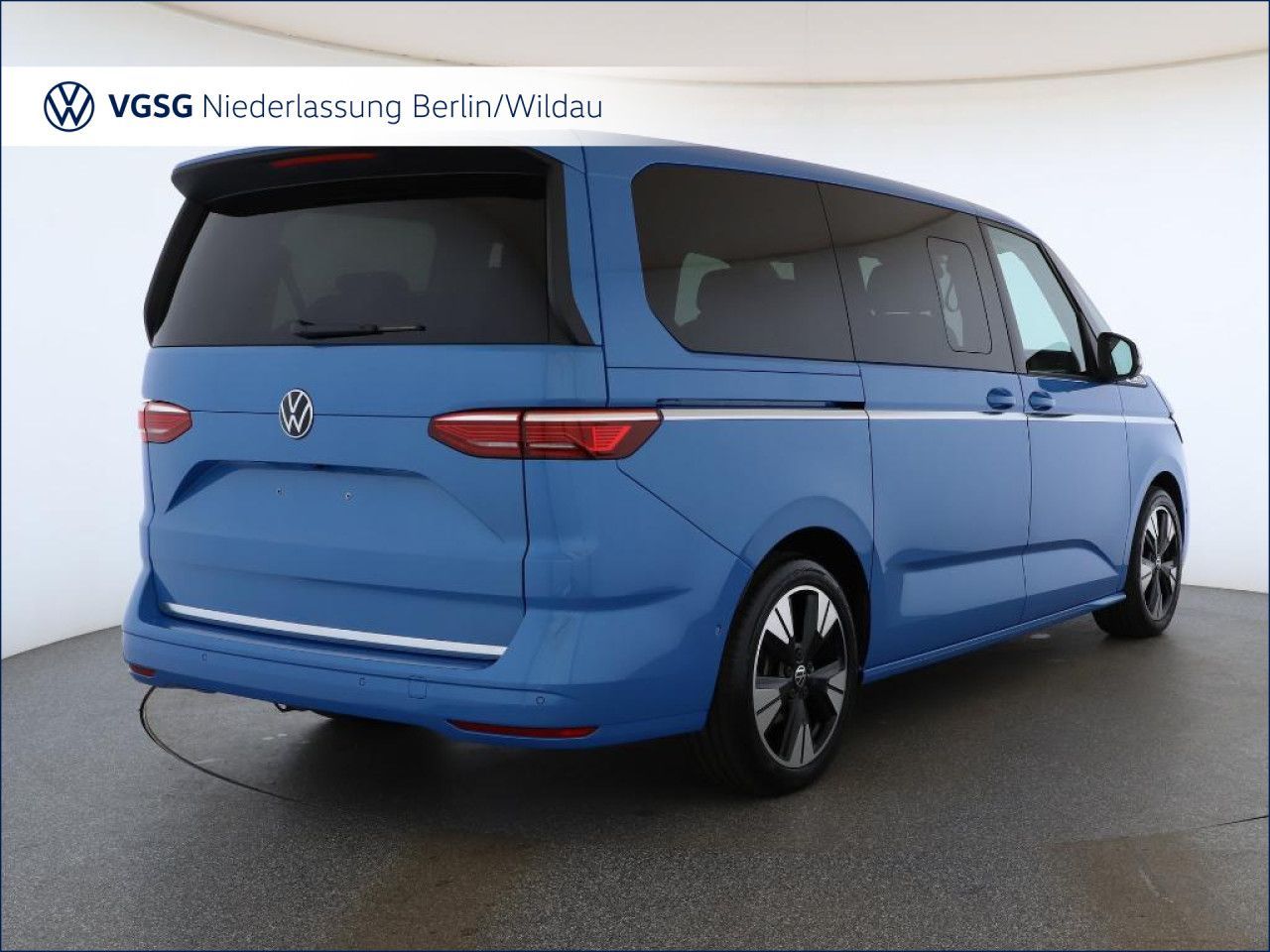 Volkswagen T7 MULTIVAN 2025 г. Синий, пробег 13489 км