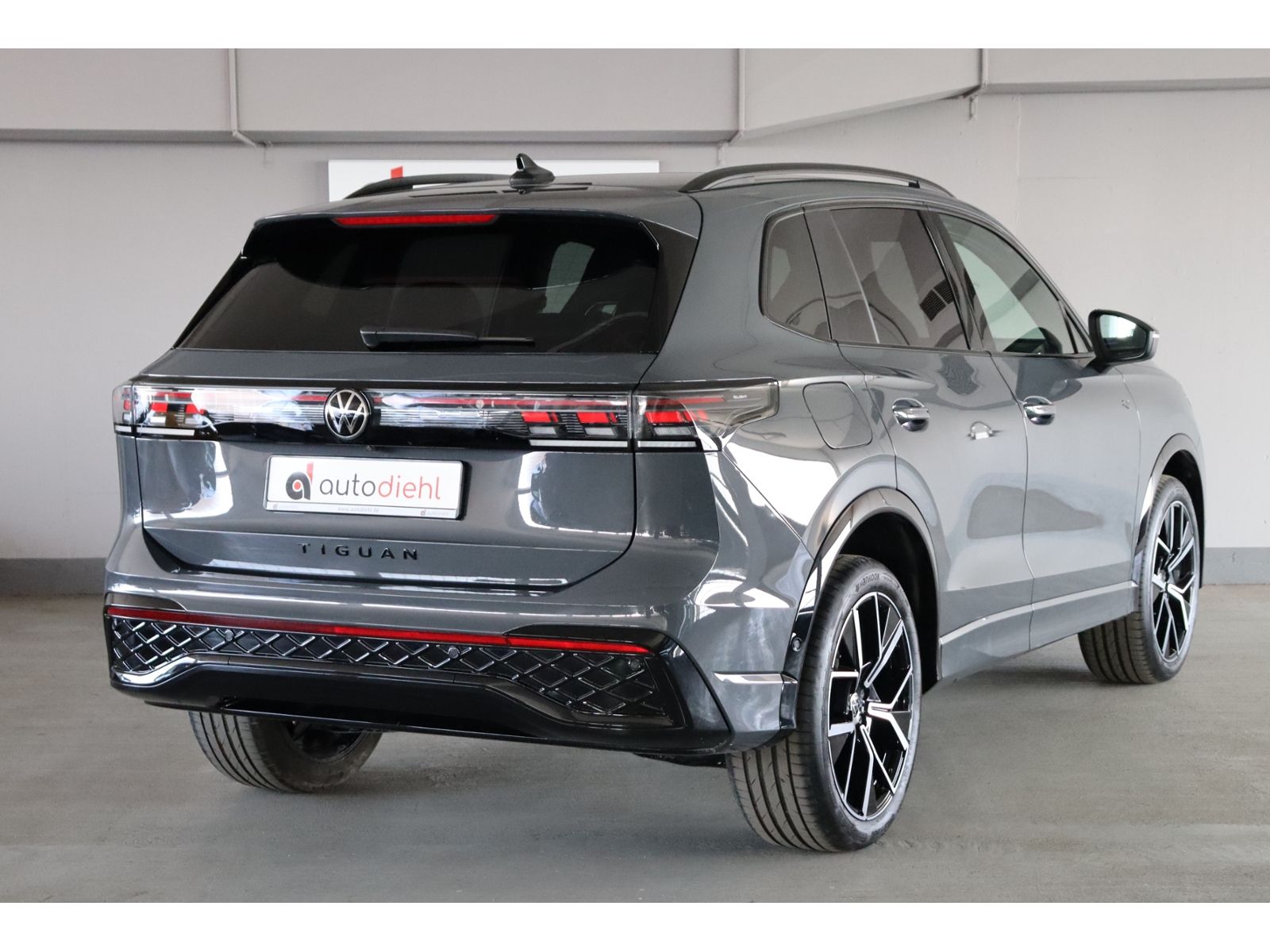 Volkswagen Tiguan 2026 г. Серый, пробег 30414 км