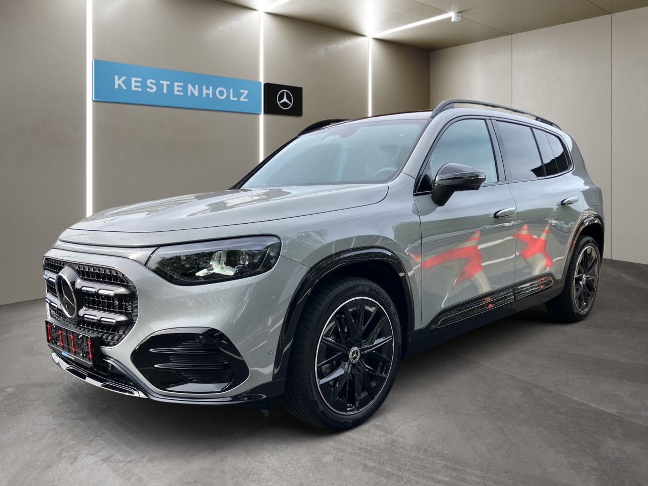 Mercedes-Benz GLB 220 2026 г. Серый, пробег 2001 км