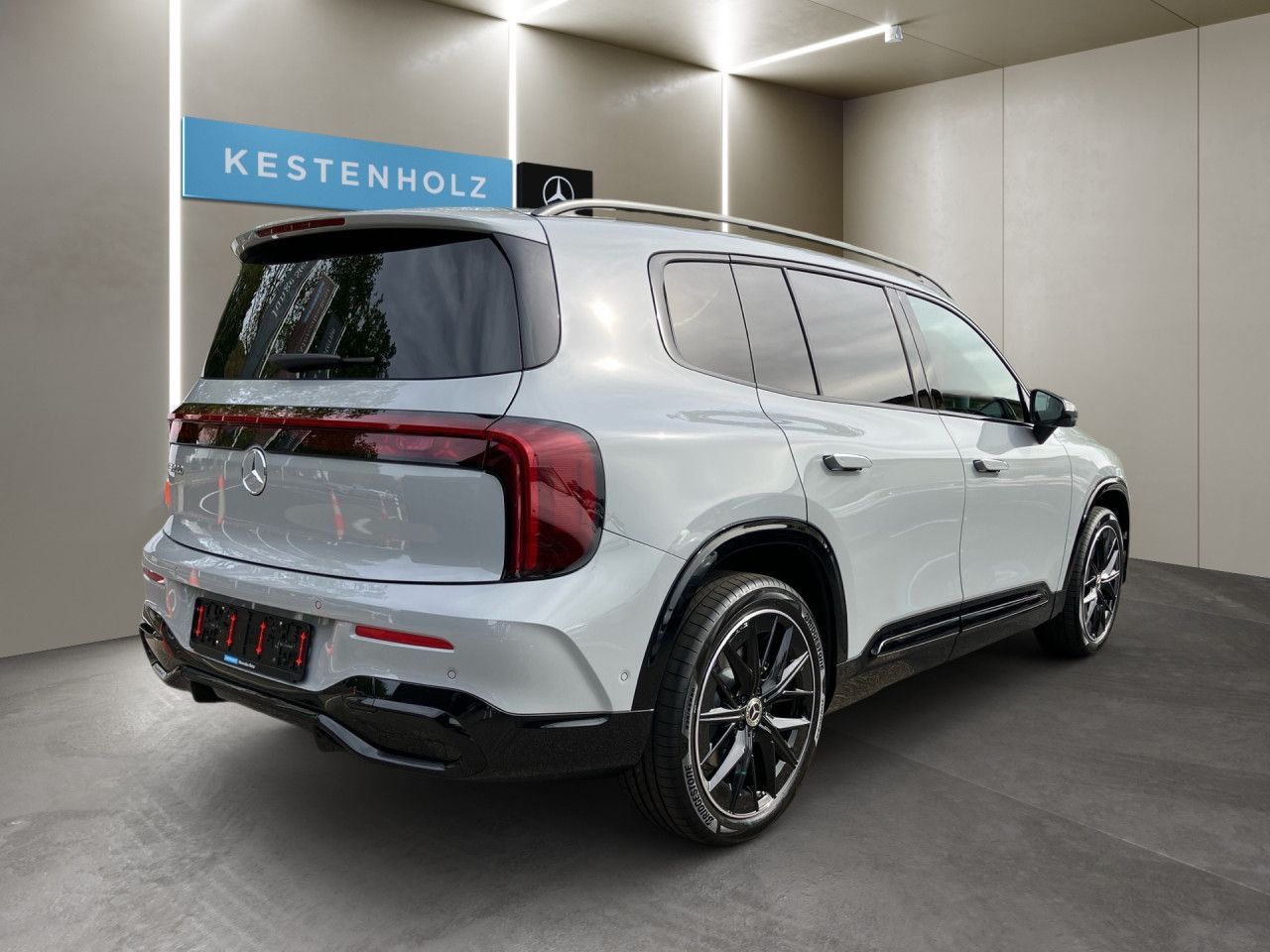 Mercedes-Benz GLB 220 2026 г. Серый, пробег 2001 км