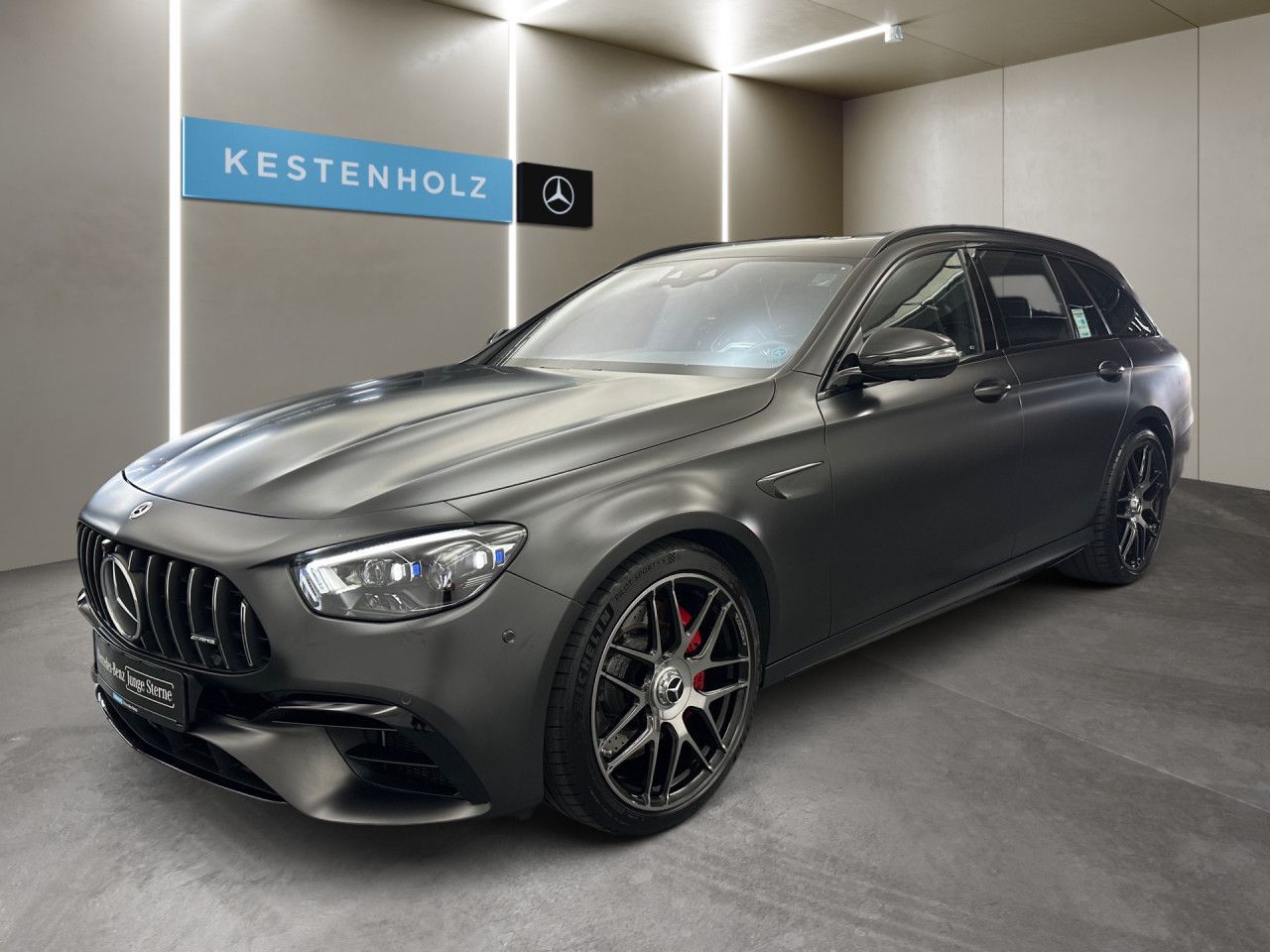 Mercedes-Benz E 63 AMG 2023 г. Серый, пробег 17863 км
