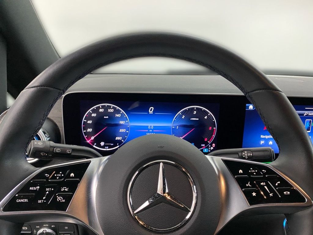 Mercedes-Benz V 300 2025 г. Чёрный, пробег 29858 км