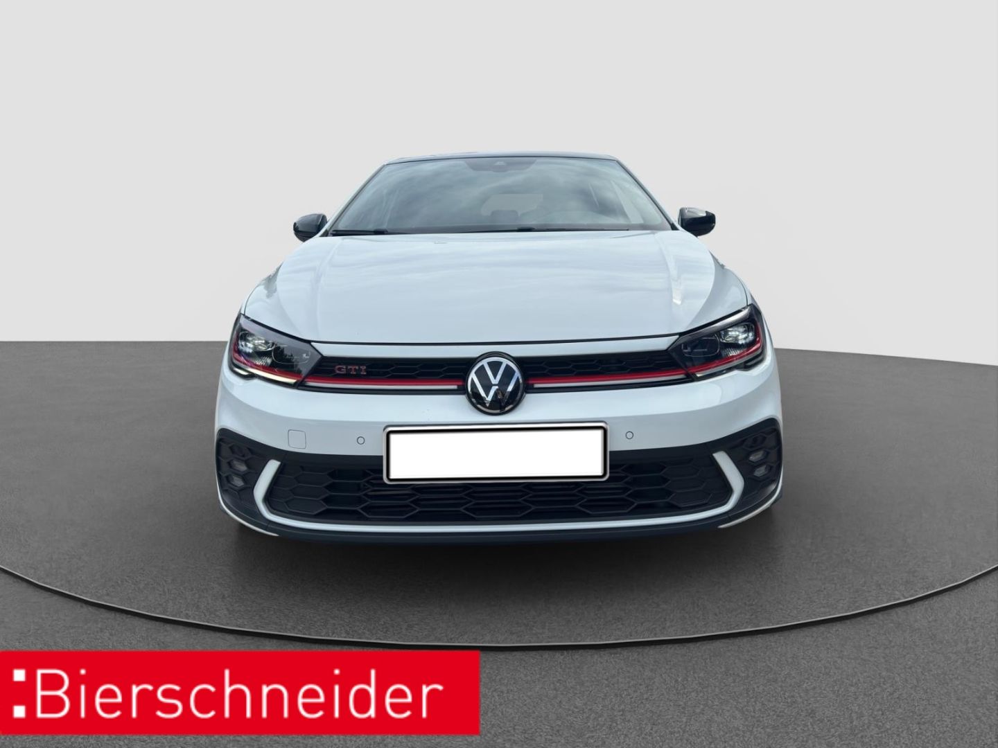 Volkswagen Polo 2023 г. Белый, пробег 33990 км