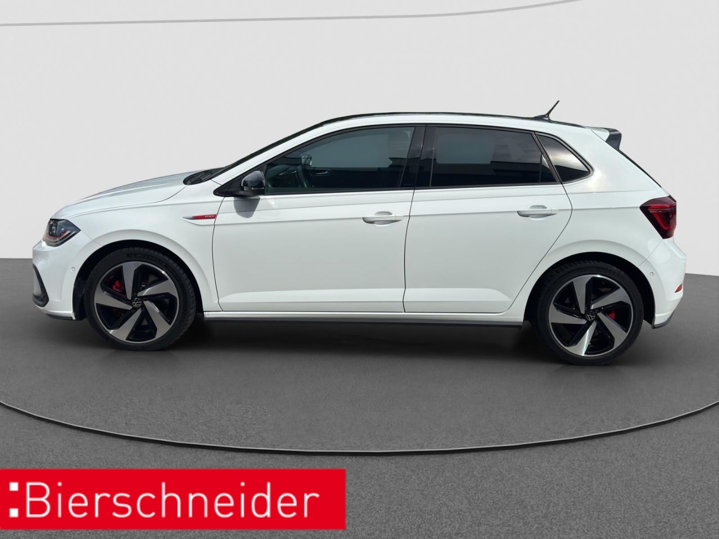 Volkswagen Polo 2023 г. Белый, пробег 33990 км