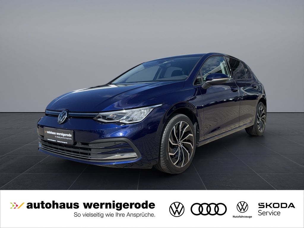 Volkswagen Golf 2023 г. Синий, пробег 55866 км