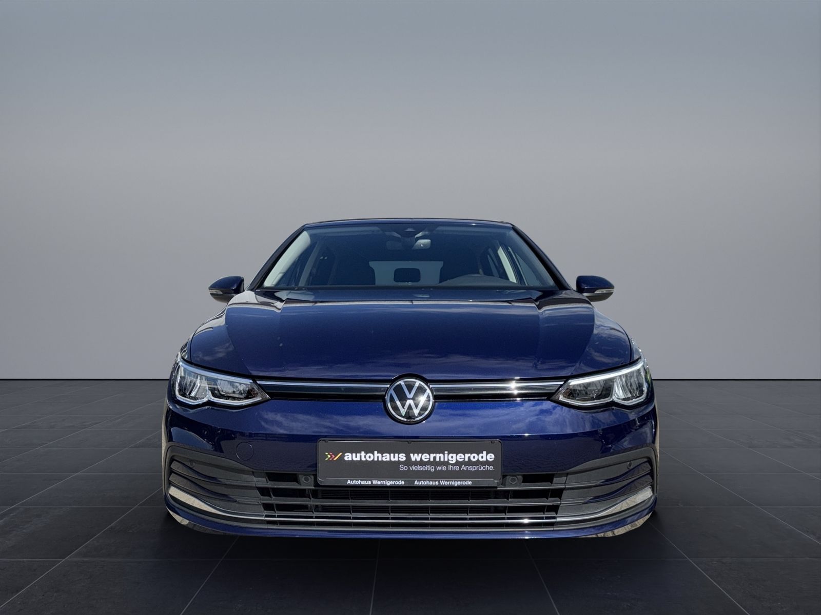Volkswagen Golf 2023 г. Синий, пробег 55866 км