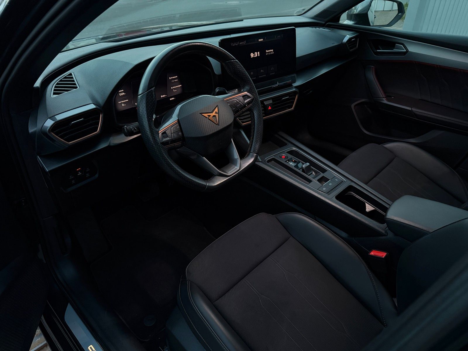 Cupra Leon 2024 г. Серый, пробег 60000 км