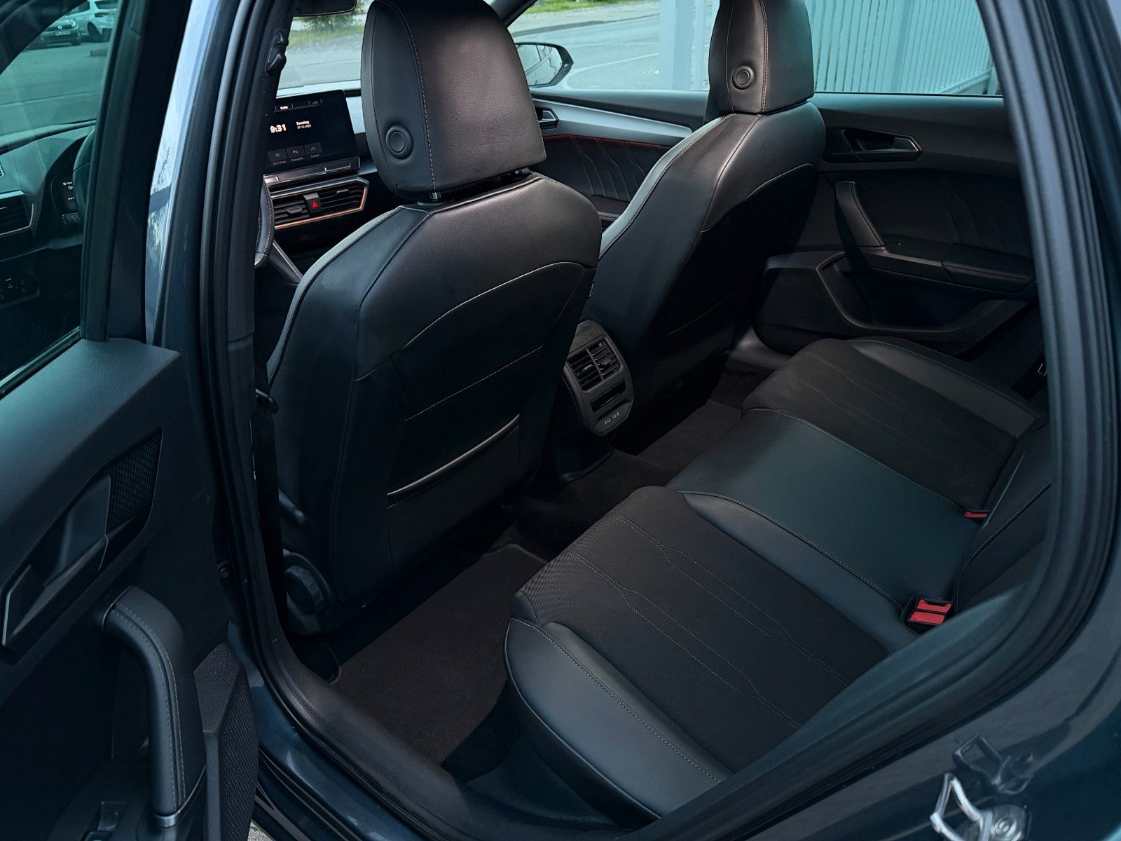 Cupra Leon 2024 г. Серый, пробег 60000 км