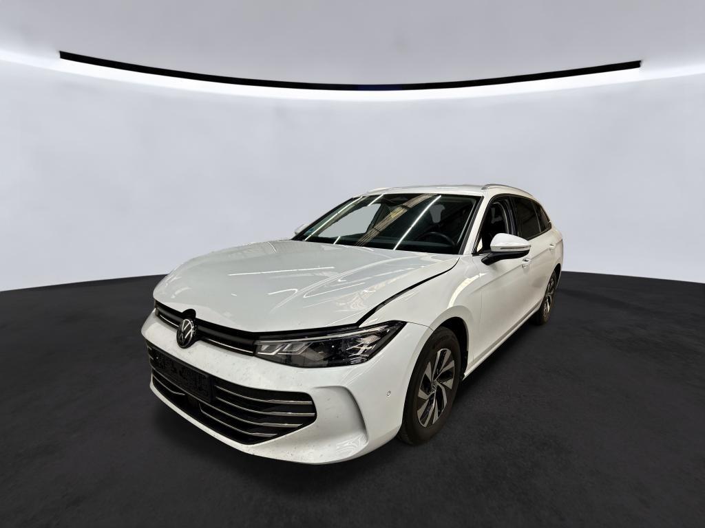 Volkswagen Passat 2024 г. Белый, пробег 54301 км