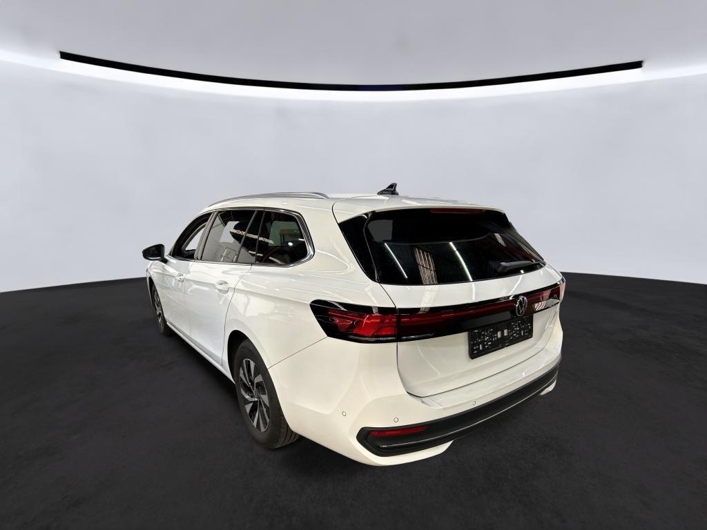 Volkswagen Passat 2024 г. Белый, пробег 54301 км