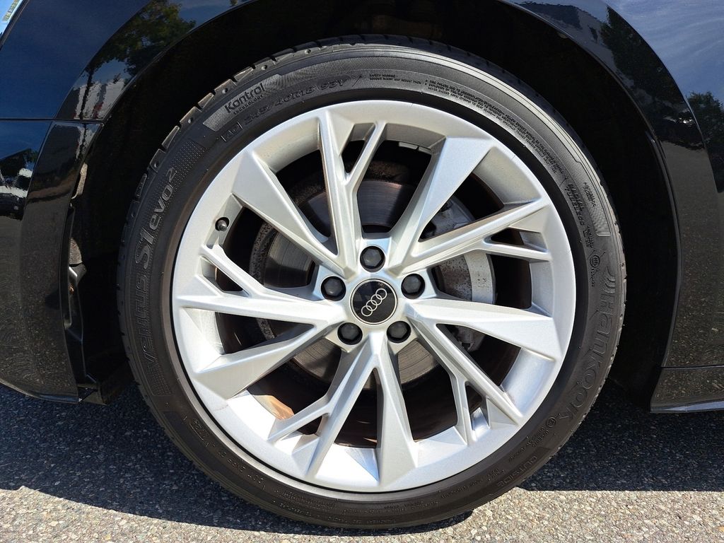 Audi A5 2024 г. Чёрный, пробег 47927 км