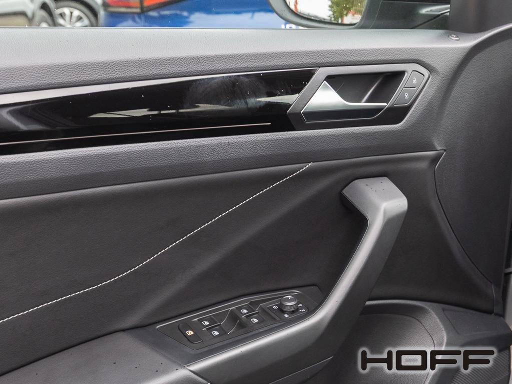 Volkswagen T-Roc 2023 г. Серебристый, пробег 28191 км