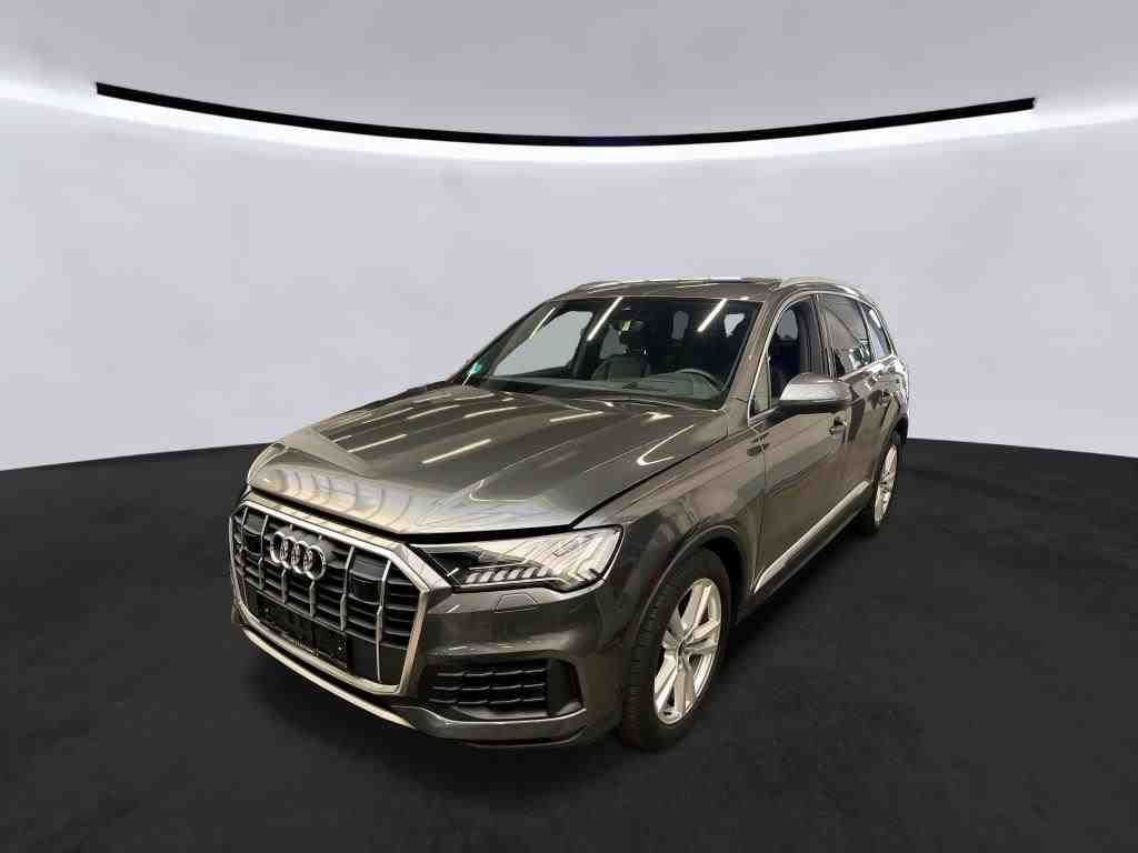 Audi Q7 2023 г. Серый, пробег 39990 км