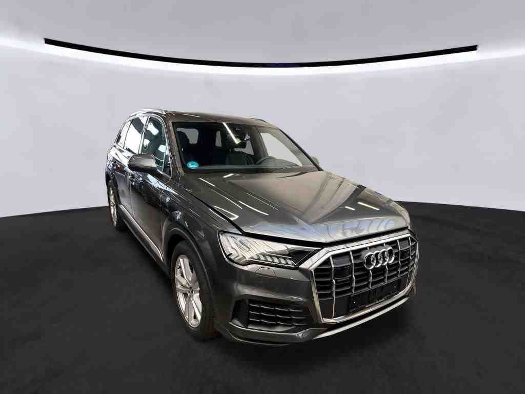 Audi Q7 2023 г. Серый, пробег 39990 км
