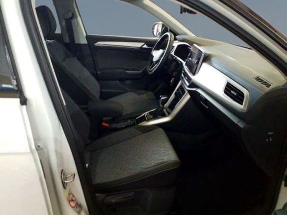 Volkswagen T-Roc 2023 г. Белый, пробег 38200 км