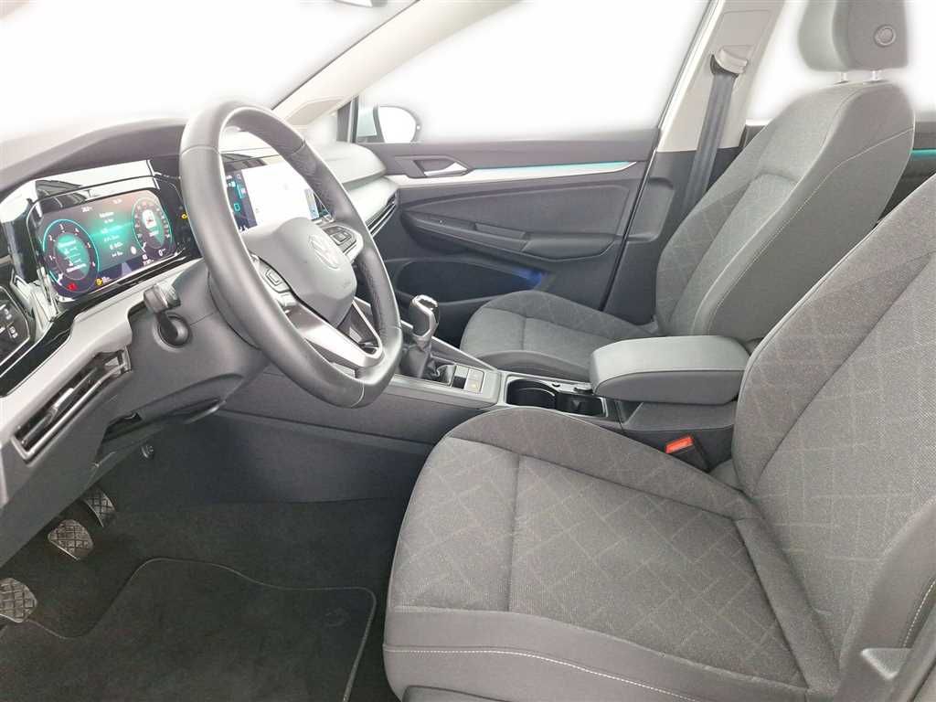 Volkswagen Golf 2024 г. Серебристый, пробег 31379 км