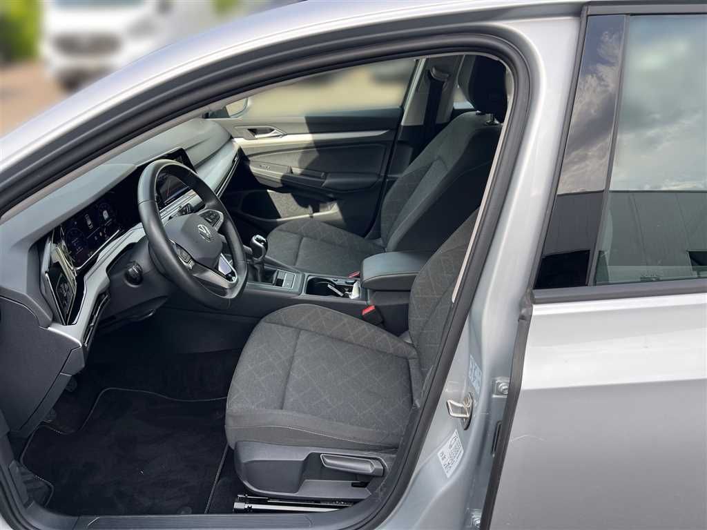 Volkswagen Golf 2024 г. Серебристый, пробег 18267 км