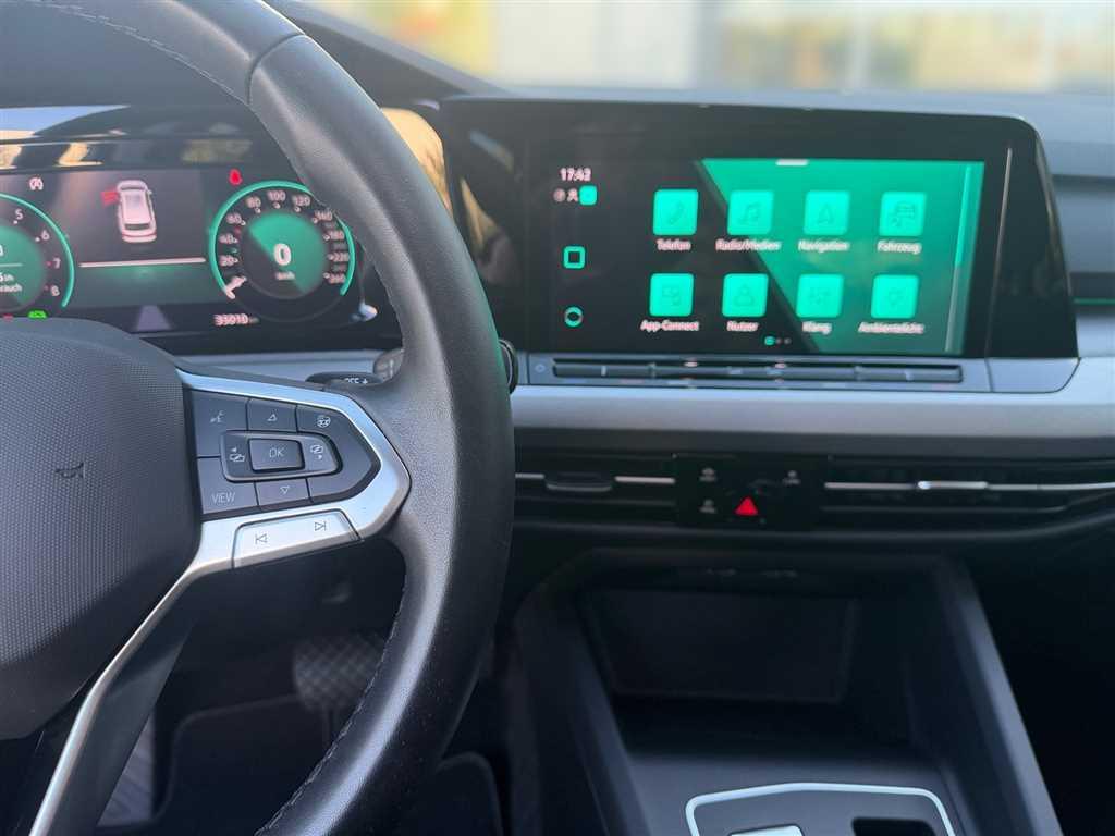 Volkswagen Golf 2024 г. Синий, пробег 35007 км