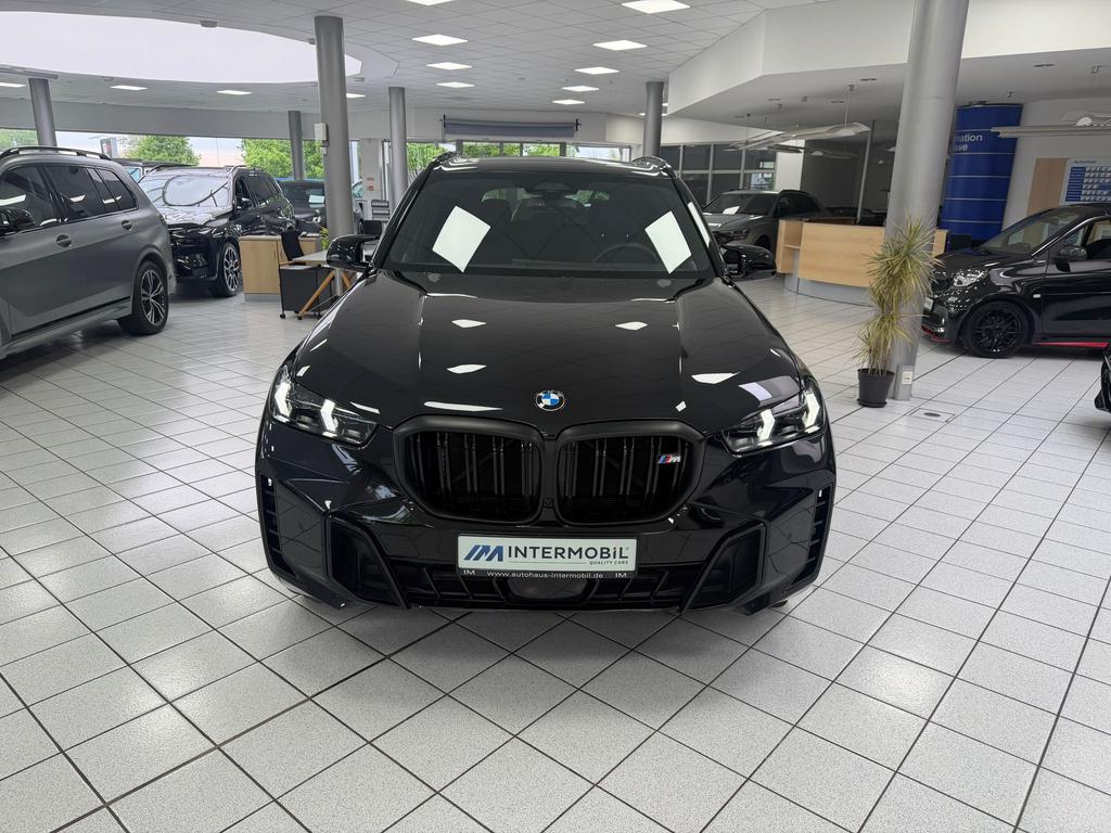 BMW X5 M60 2024 г. Чёрный, пробег 21000 км