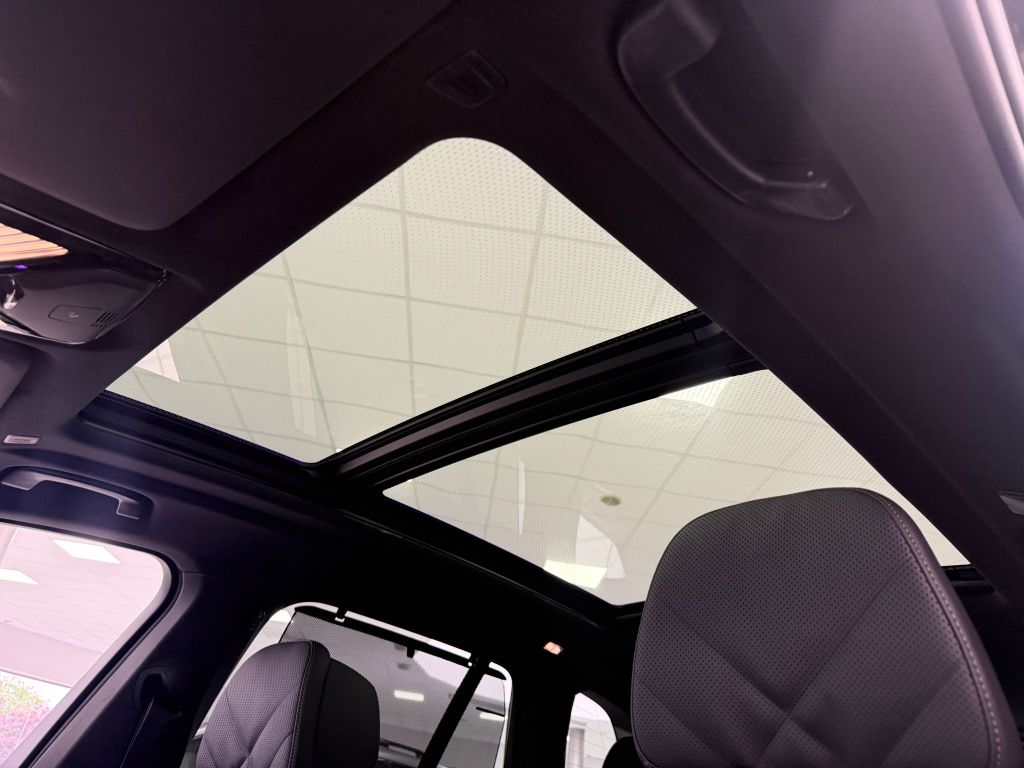 BMW X5 M60 2024 г. Чёрный, пробег 21000 км