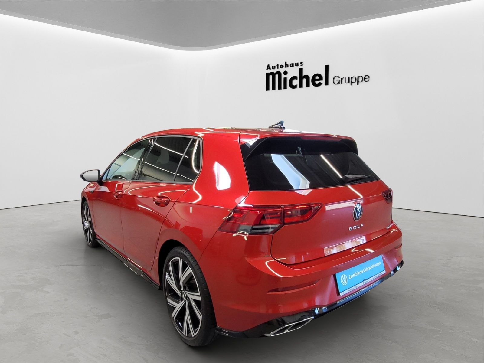 Volkswagen Golf 2022 г. Красный, пробег 38850 км