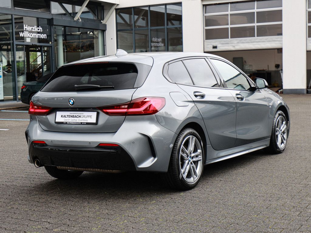 BMW 118 2023 г. Серый, пробег 32660 км