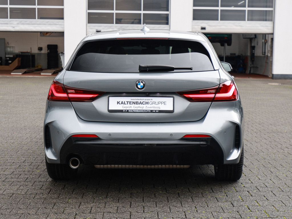 BMW 118 2023 г. Серый, пробег 32660 км