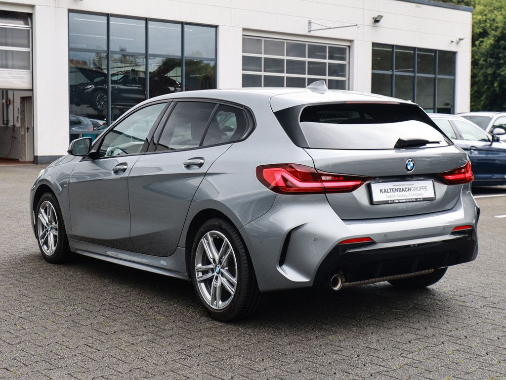 BMW 118 2023 г. Серый, пробег 32660 км