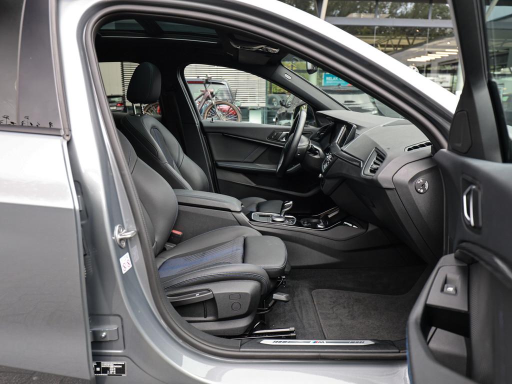BMW 118 2023 г. Серый, пробег 32660 км