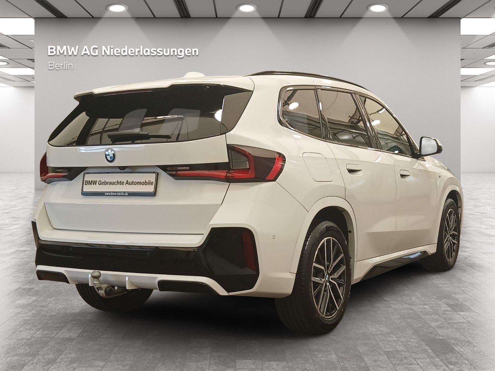 BMW X1 2023 г. Белый, пробег 30040 км