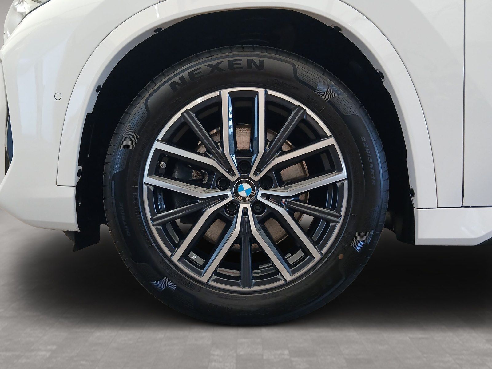 BMW X1 2023 г. Белый, пробег 30040 км