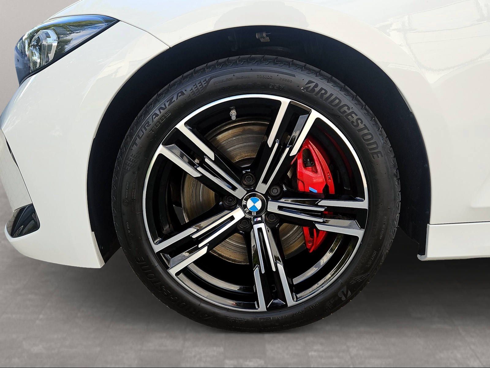 BMW M340I 2023 г. Белый, пробег 37794 км