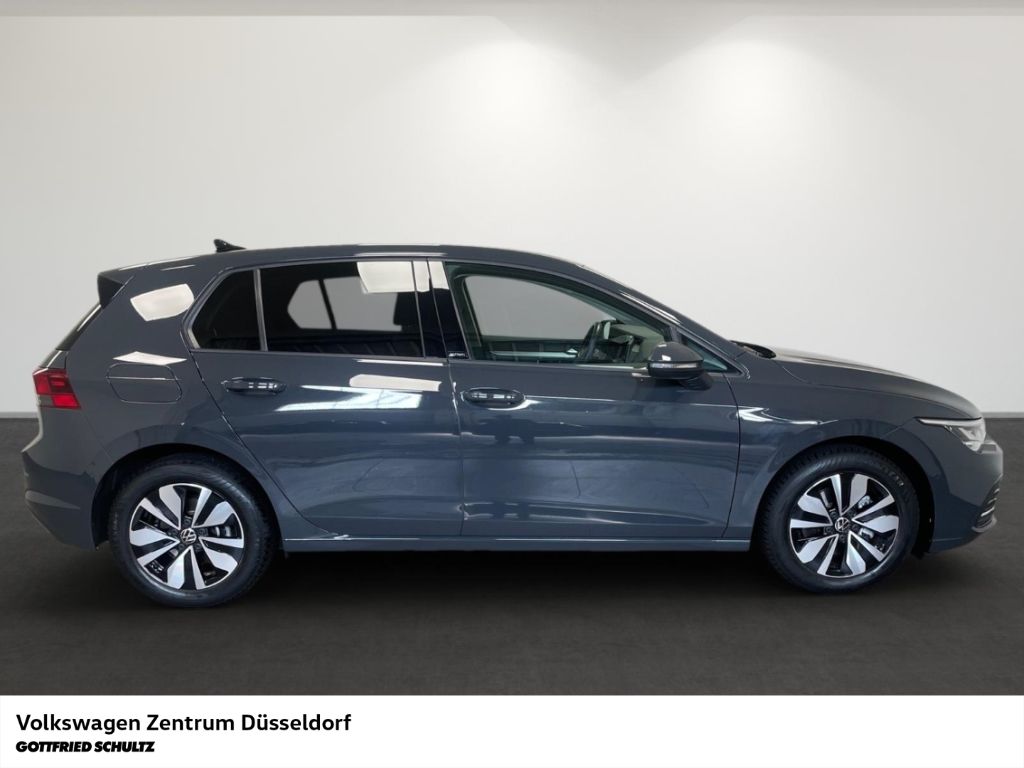 Volkswagen Golf 2023 г. Серый, пробег 38649 км