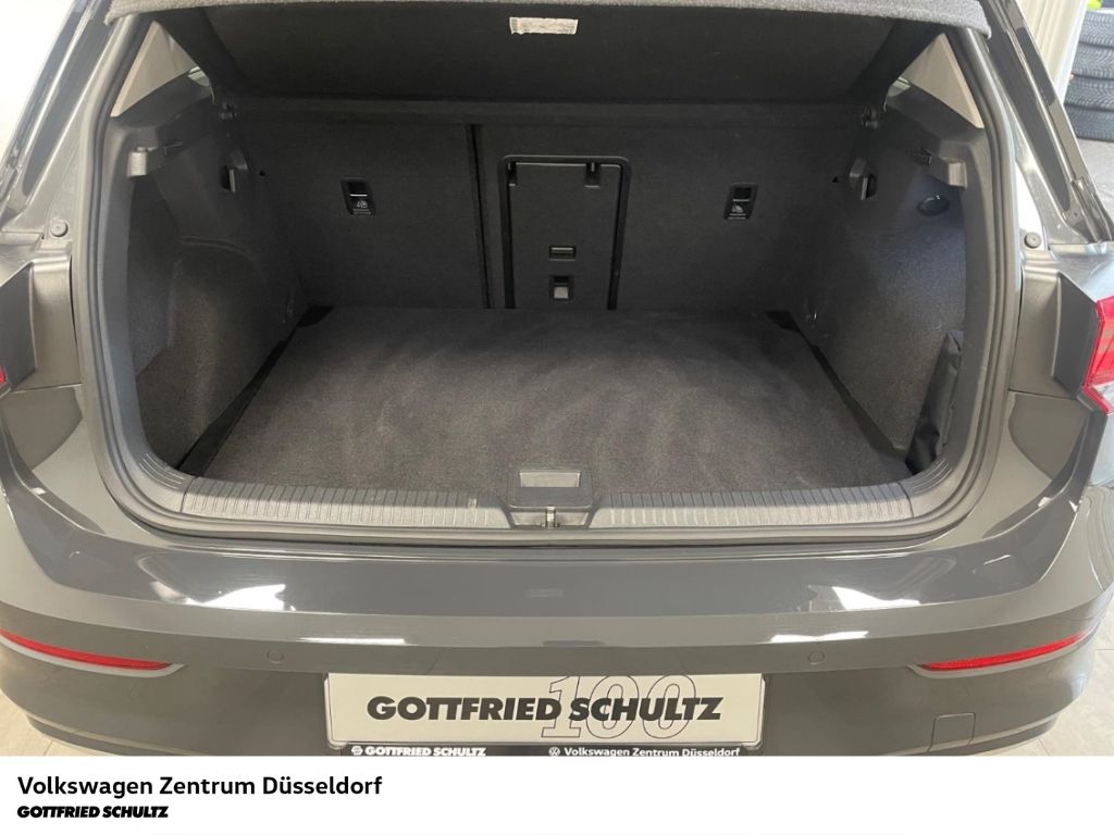Volkswagen Golf 2023 г. Серый, пробег 38649 км