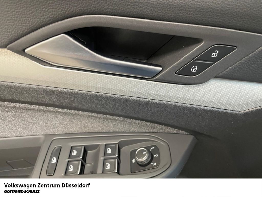 Volkswagen Golf 2023 г. Серый, пробег 38649 км