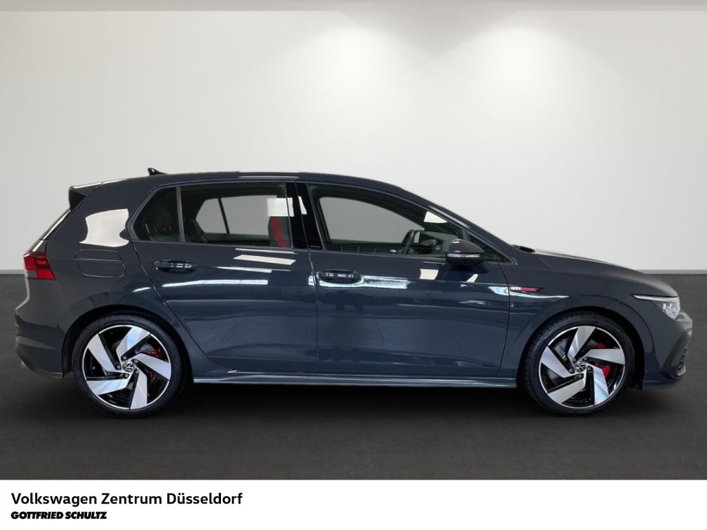 Volkswagen Golf 2023 г. Серый, пробег 22488 км
