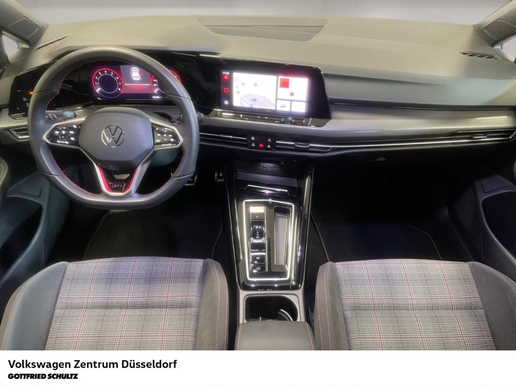 Volkswagen Golf 2023 г. Серый, пробег 22488 км