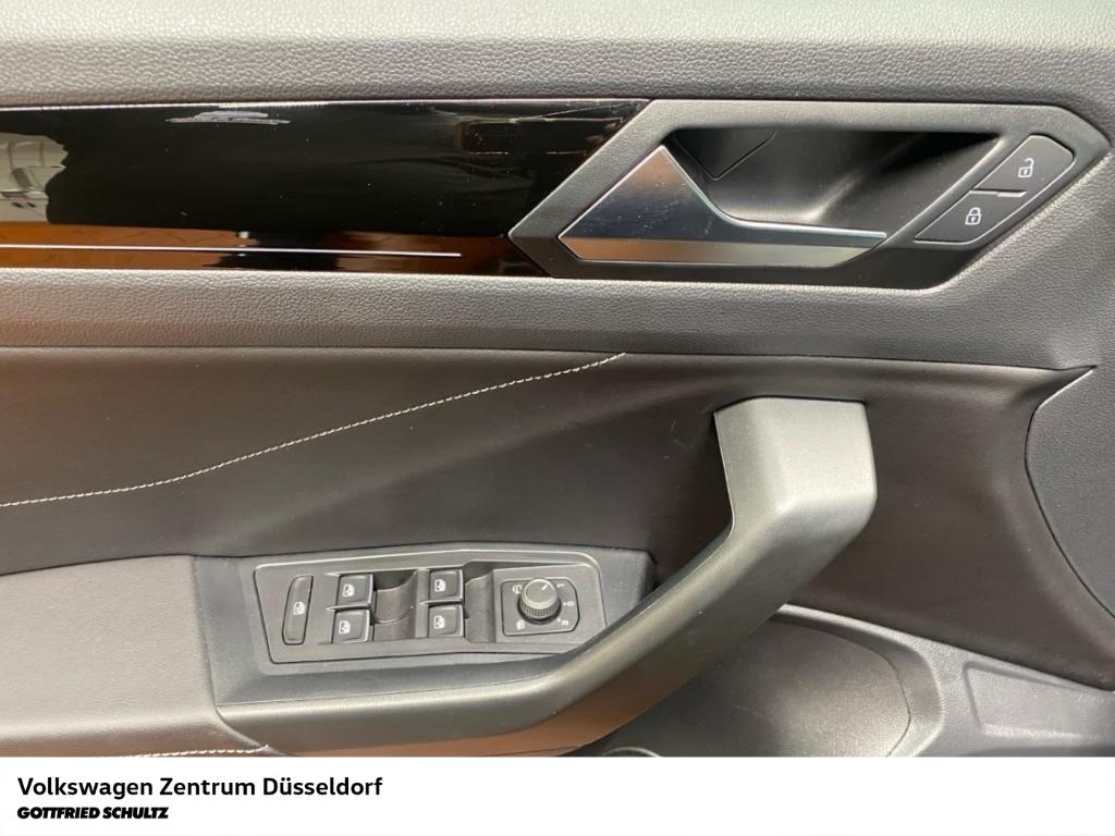 Volkswagen T-Roc 2024 г. Чёрный, пробег 53920 км