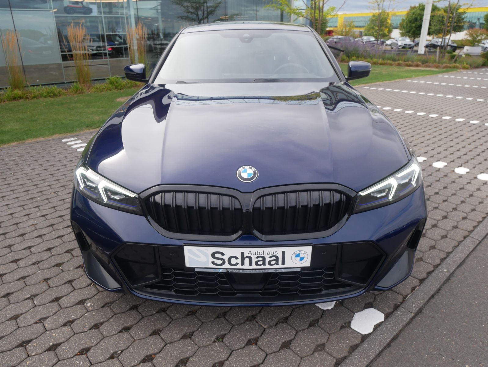 BMW 320 2023 г. Синий, пробег 41150 км
