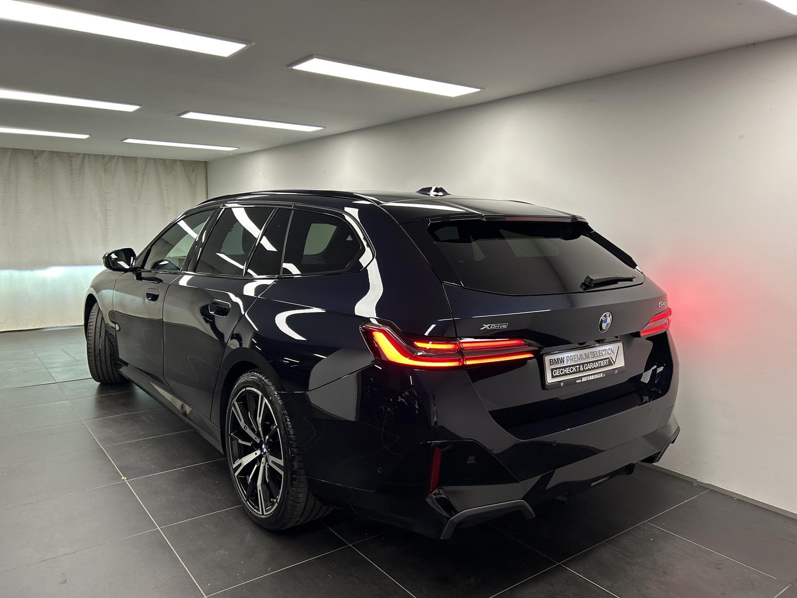 BMW 540 2026 г. Чёрный, пробег 15769 км