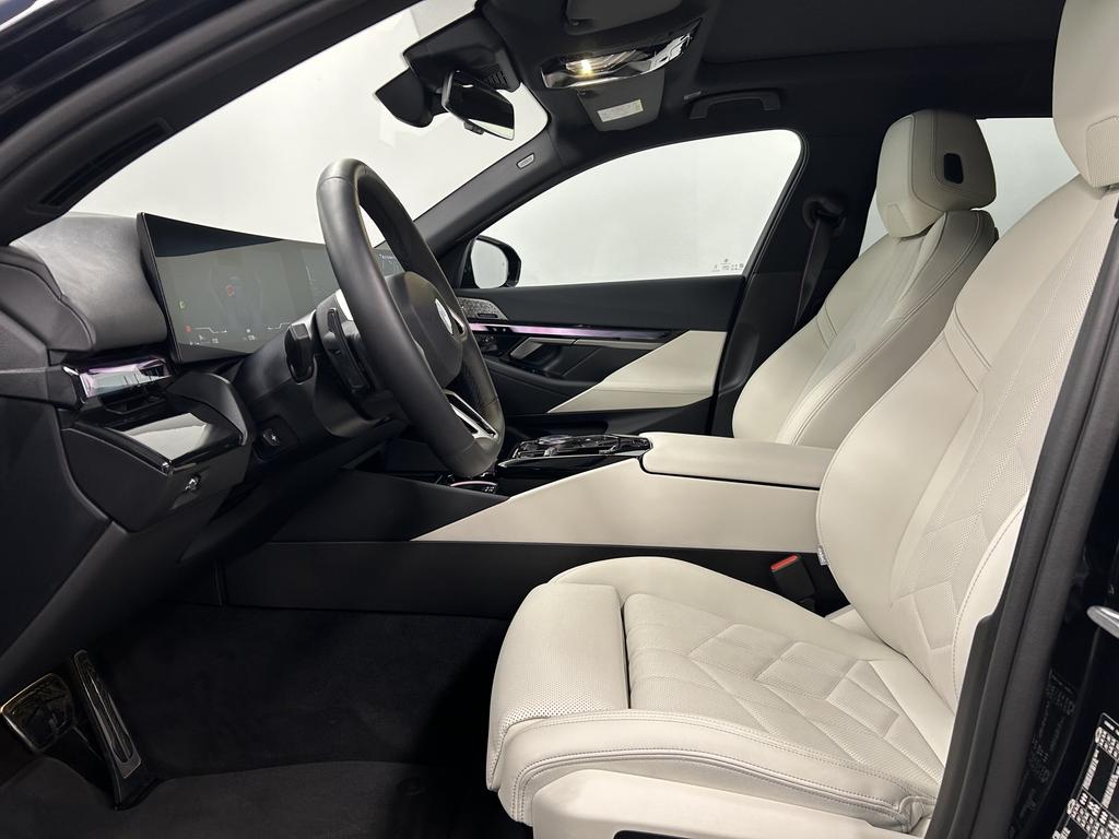 BMW 540 2026 г. Чёрный, пробег 15769 км